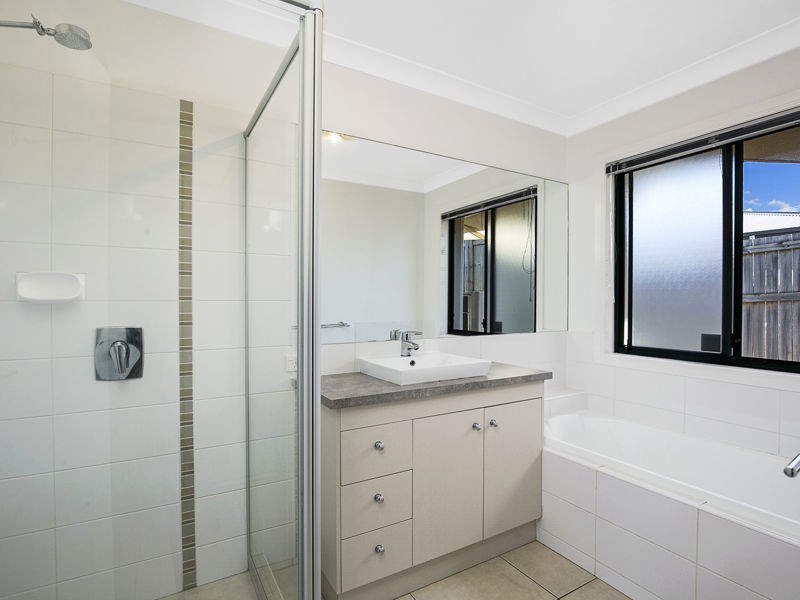 27 Cole Street, Redland Bay QLD 4165