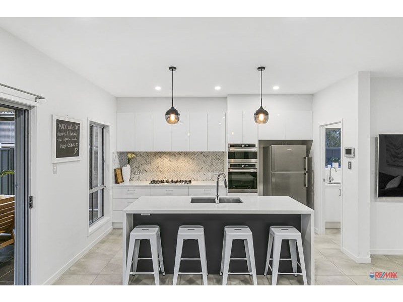 12 Water Street, Cleveland QLD 4163