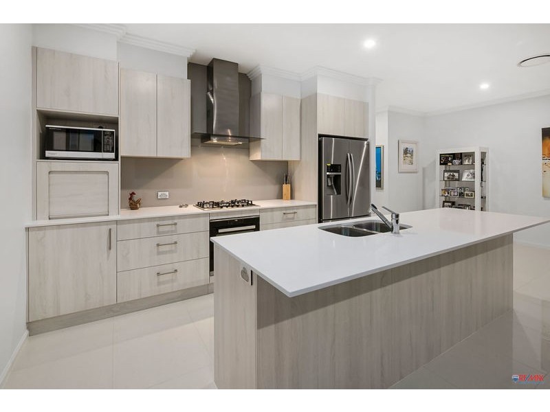 273 Railway Parade, Birkdale QLD 4159