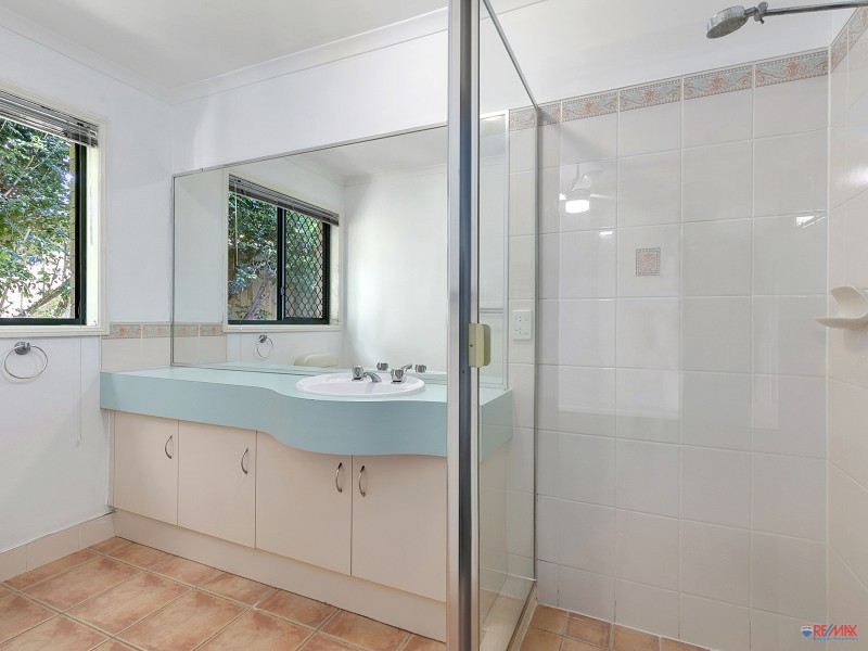 17 Burbank Road, Birkdale QLD 4159