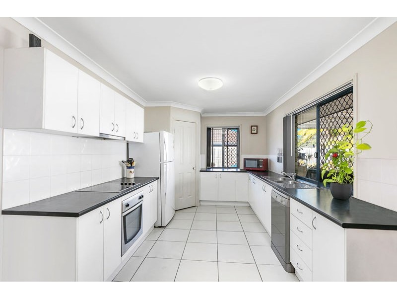8 Turquoise Street, Redland Bay QLD 4165