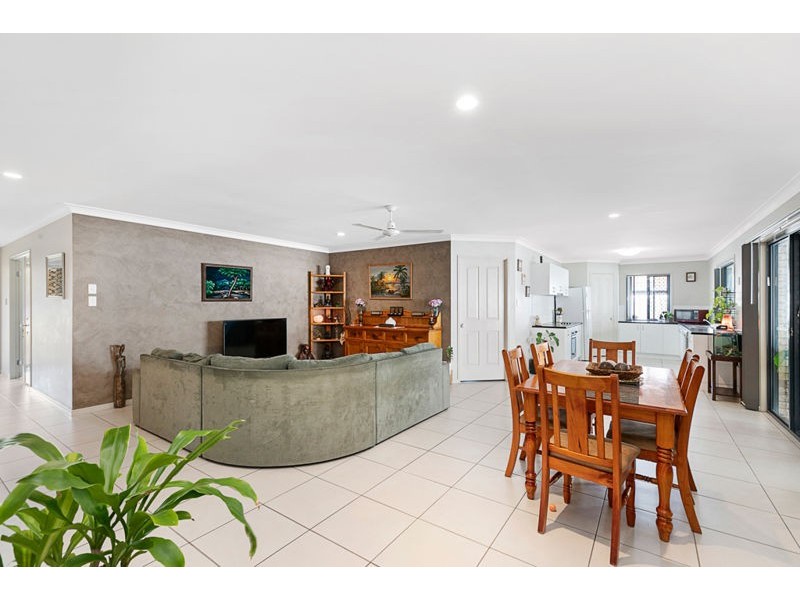 8 Turquoise Street, Redland Bay QLD 4165