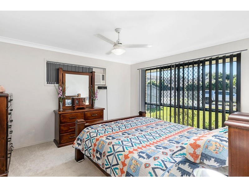 8 Turquoise Street, Redland Bay QLD 4165