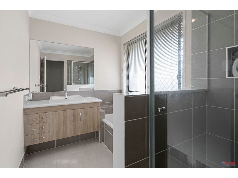 15 Noah Court, Redland Bay QLD 4165