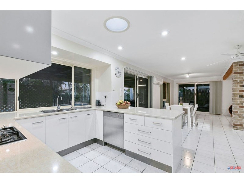 7 Swordfish Court, Birkdale QLD 4159