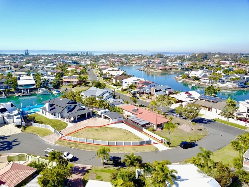 8 Binnacle Close, Raby Bay QLD 4163