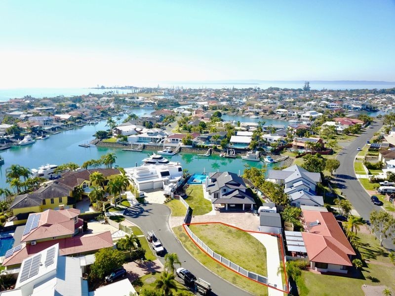 8 Binnacle Close, Raby Bay QLD 4163