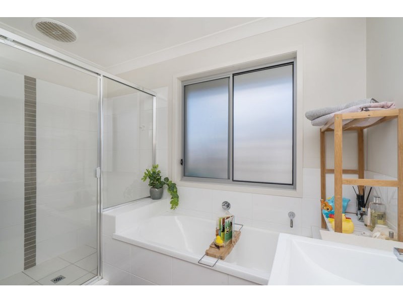 9 Benjamin St, Pimpama QLD 4209