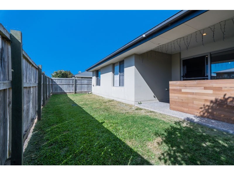 9 Benjamin St, Pimpama QLD 4209