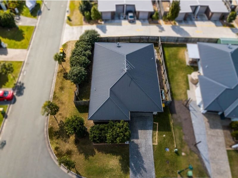 9 Benjamin St, Pimpama QLD 4209