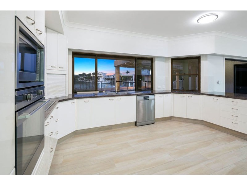 8 Sommersea Drive, Raby Bay QLD 4163