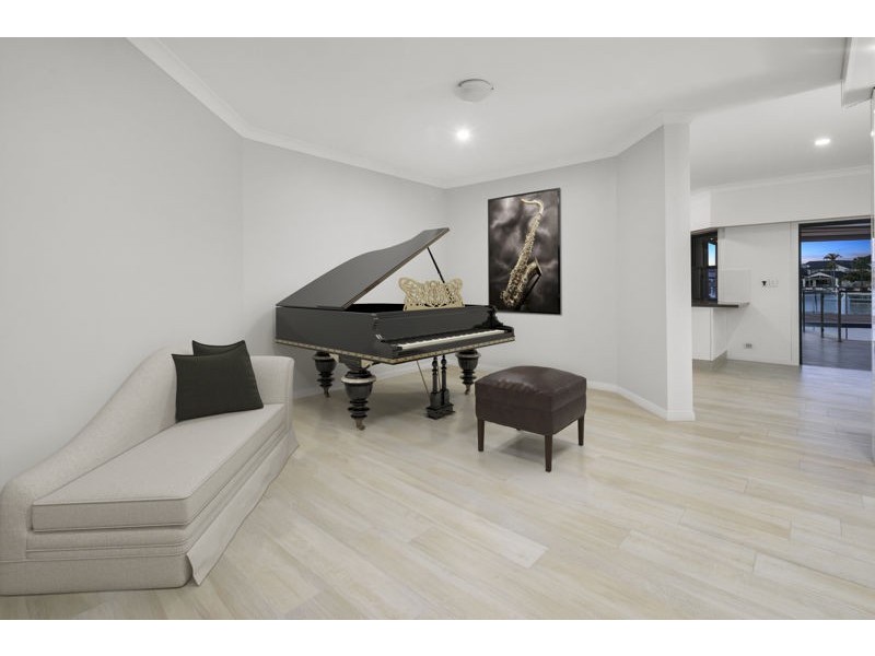 8 Sommersea Drive, Raby Bay QLD 4163