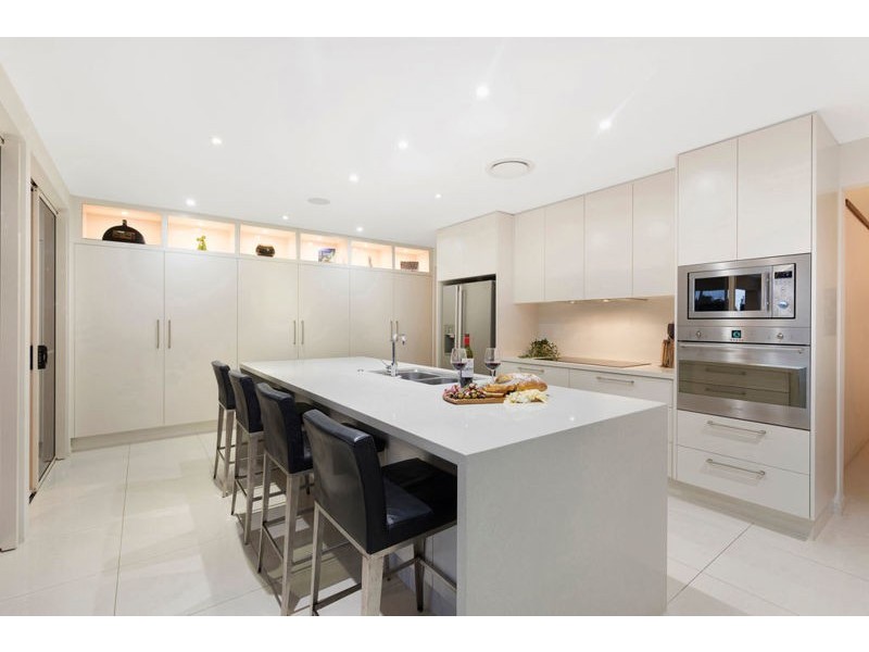 3 Seacrest Court, Raby Bay QLD 4163