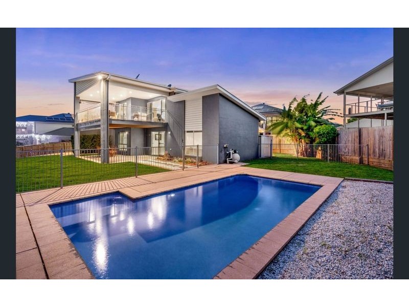 38 Huntly Place, Redland Bay QLD 4165