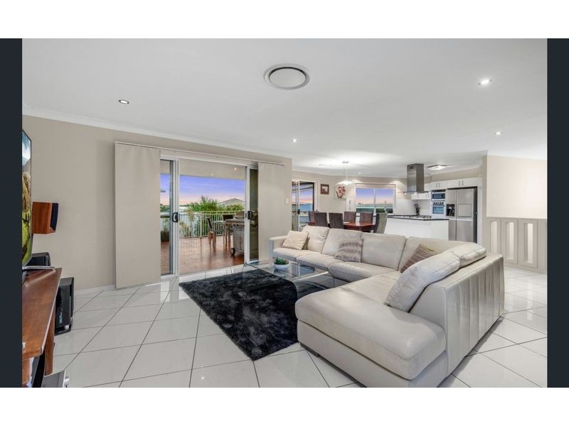 38 Huntly Place, Redland Bay QLD 4165