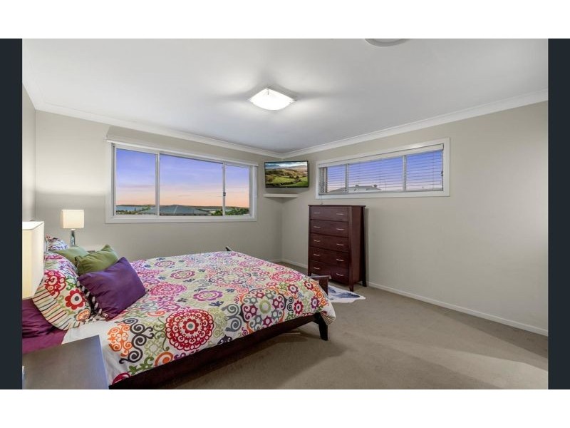 38 Huntly Place, Redland Bay QLD 4165