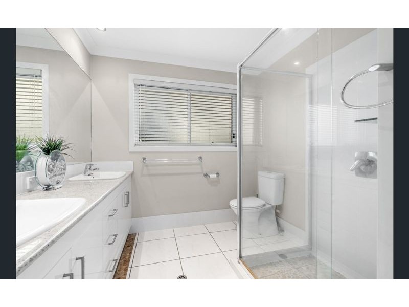 38 Huntly Place, Redland Bay QLD 4165