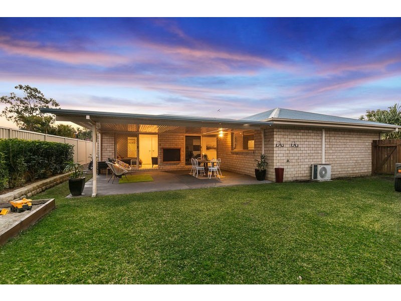 6 Lords Street, Wellington Point QLD 4160