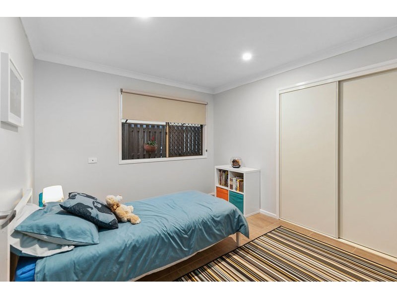 6 Lords Street, Wellington Point QLD 4160