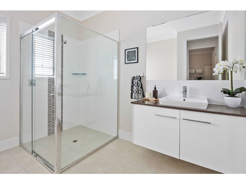 24 Highland Street, Redland Bay QLD 4165