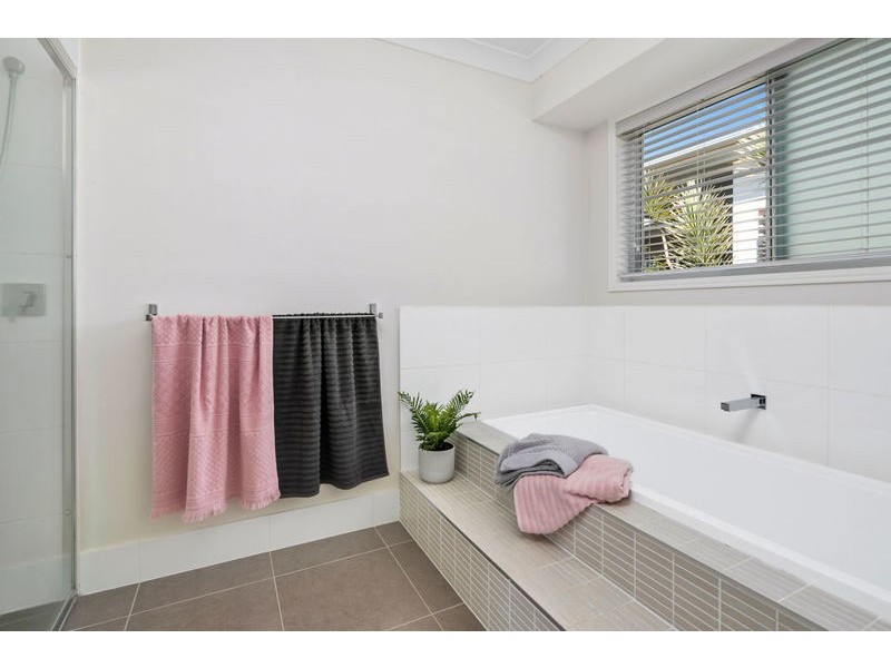 24 Highland Street, Redland Bay QLD 4165
