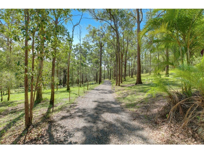 320-322 Avalon Road, Sheldon QLD 4157