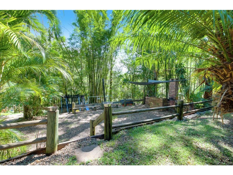 320-322 Avalon Road, Sheldon QLD 4157