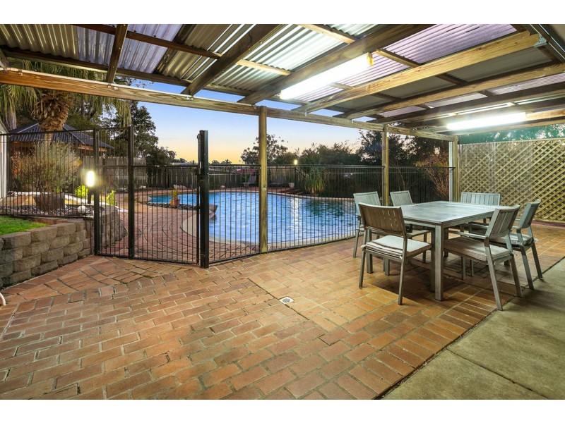 4 Kaloma Court, Alexandra Hills QLD 4161