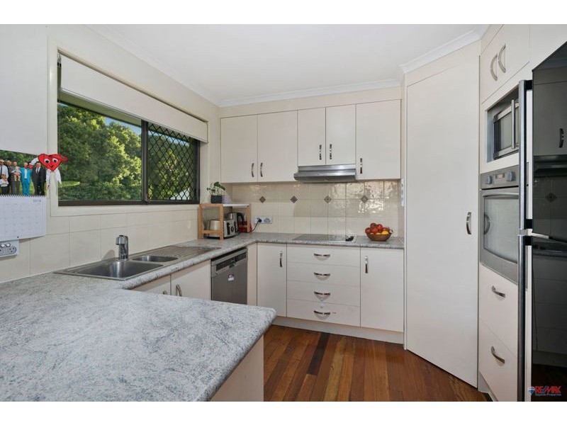 2 Jennifer Street, Birkdale QLD 4159