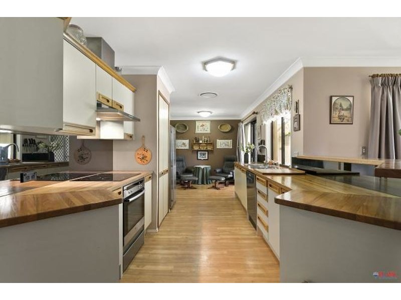 4 Lanreath Ct, Alexandra Hills QLD 4161