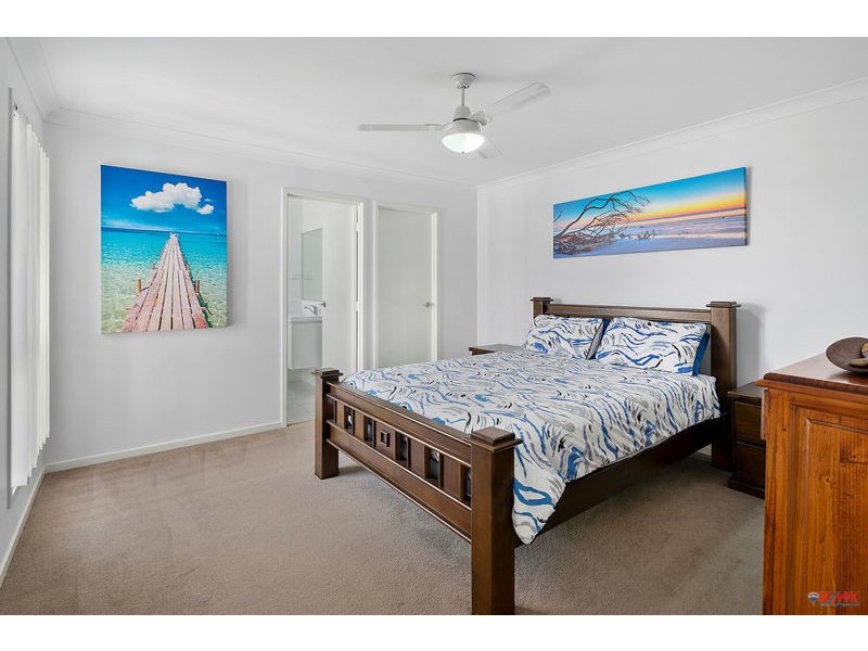 95 Bankswood Drive, Redland Bay QLD 4165