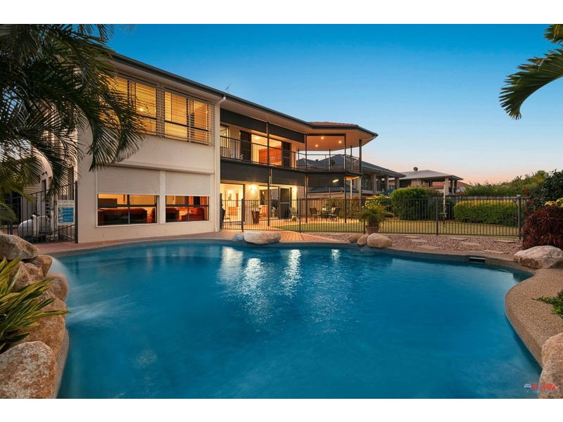 23 Penzance Dr, Redland Bay QLD 4165