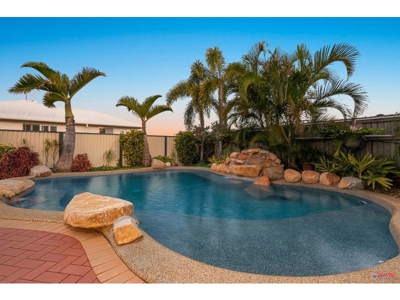 23 Penzance Dr, Redland Bay QLD 4165