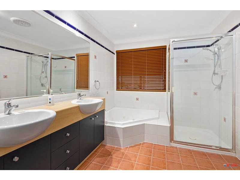 23 Penzance Dr, Redland Bay QLD 4165