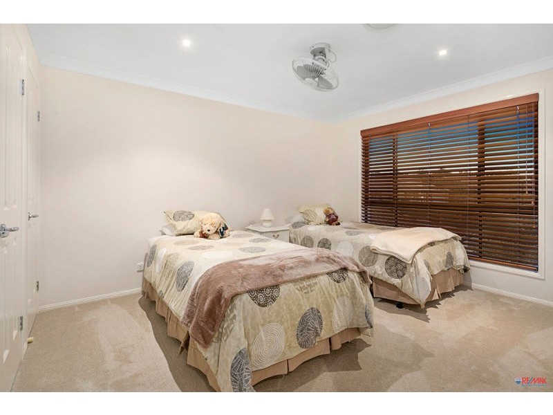 23 Penzance Dr, Redland Bay QLD 4165