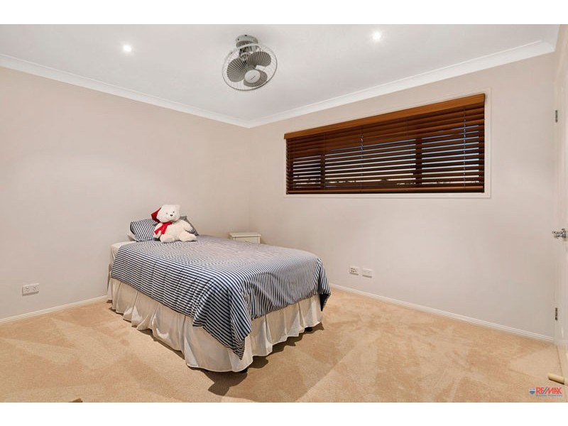 23 Penzance Dr, Redland Bay QLD 4165