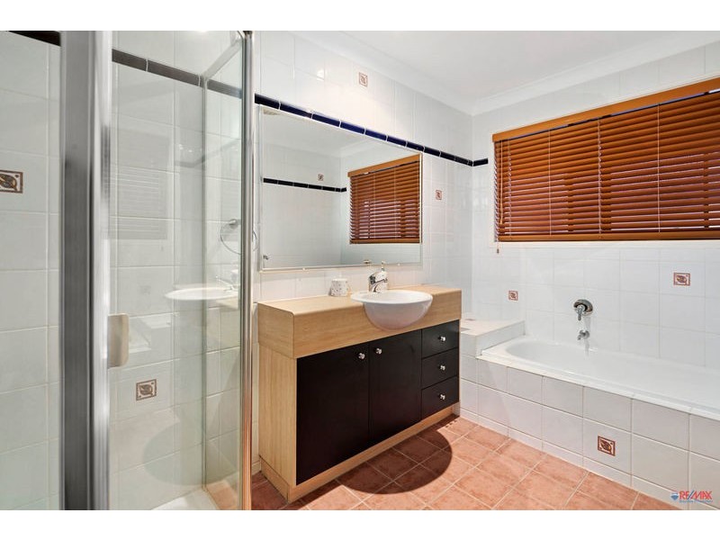 23 Penzance Dr, Redland Bay QLD 4165
