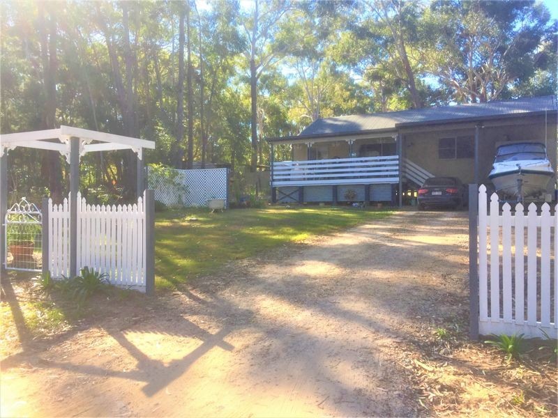 11 Saturn Street, Russell Island QLD 4184