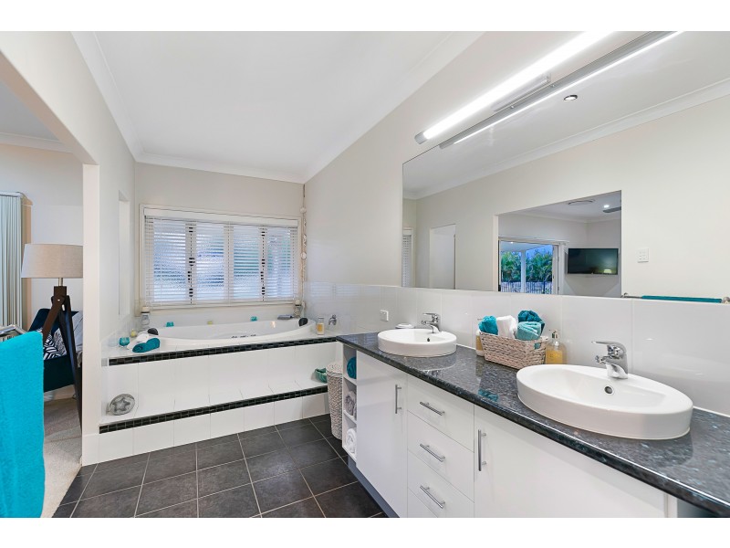 9-11 Teesdale Road, Alexandra Hills QLD 4161