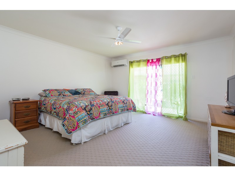 12 Lois Place, Redland Bay QLD 4165
