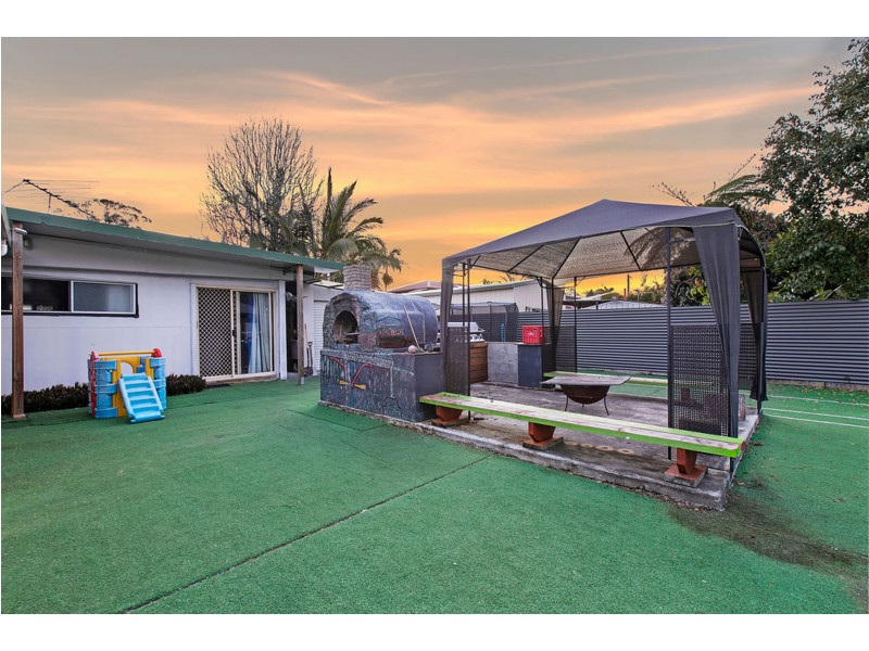 38-40 Rusbrook Street, Redland Bay QLD 4165