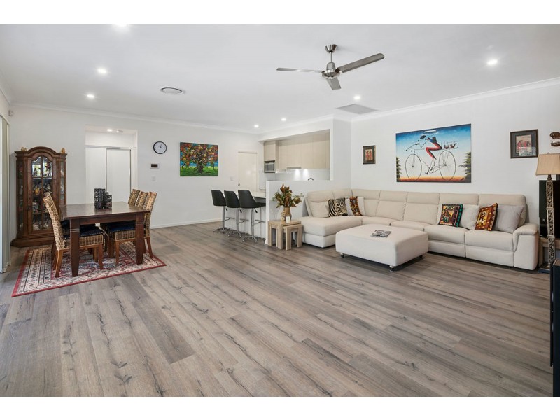 2/6 Joshua Place, Redland Bay QLD 4165