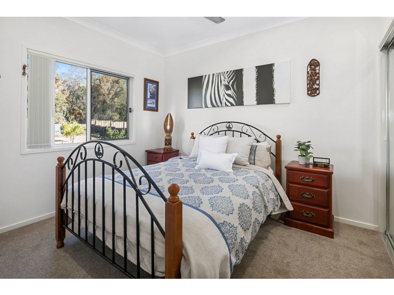 2/6 Joshua Place, Redland Bay QLD 4165