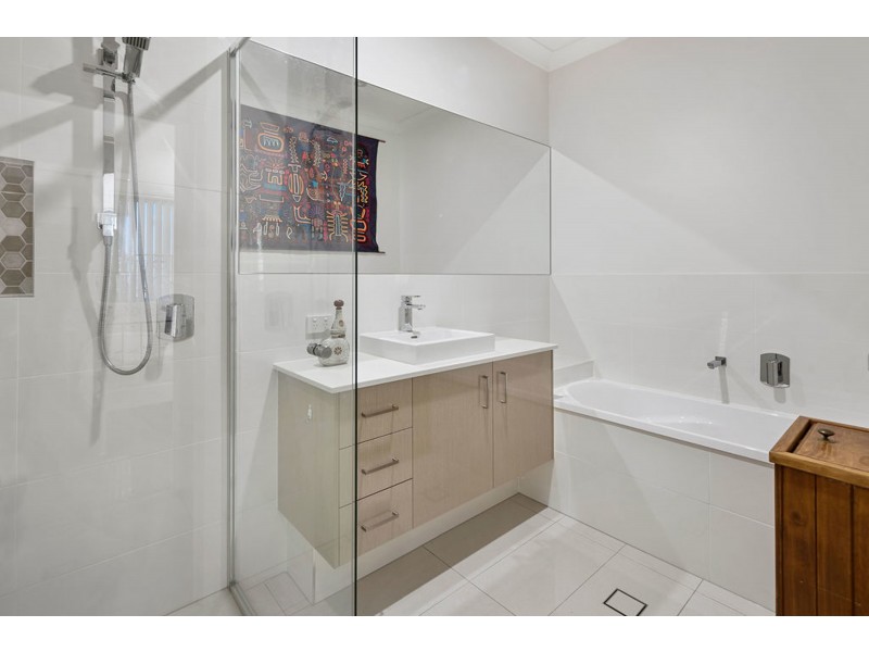 2/6 Joshua Place, Redland Bay QLD 4165
