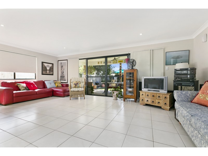 15 Michael Street, Redland Bay QLD 4165