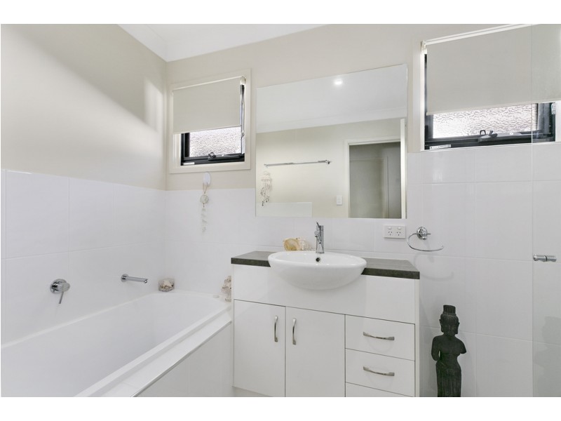 15 Michael Street, Redland Bay QLD 4165