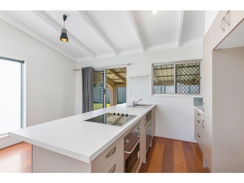 30 Rossinton Street, Birkdale QLD 4159