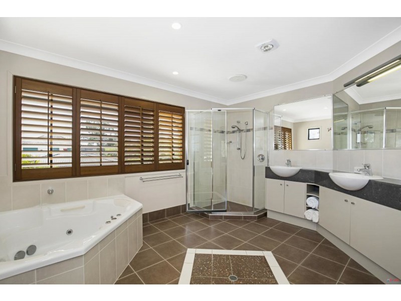 34 Lucy Street, Thorneside QLD 4158
