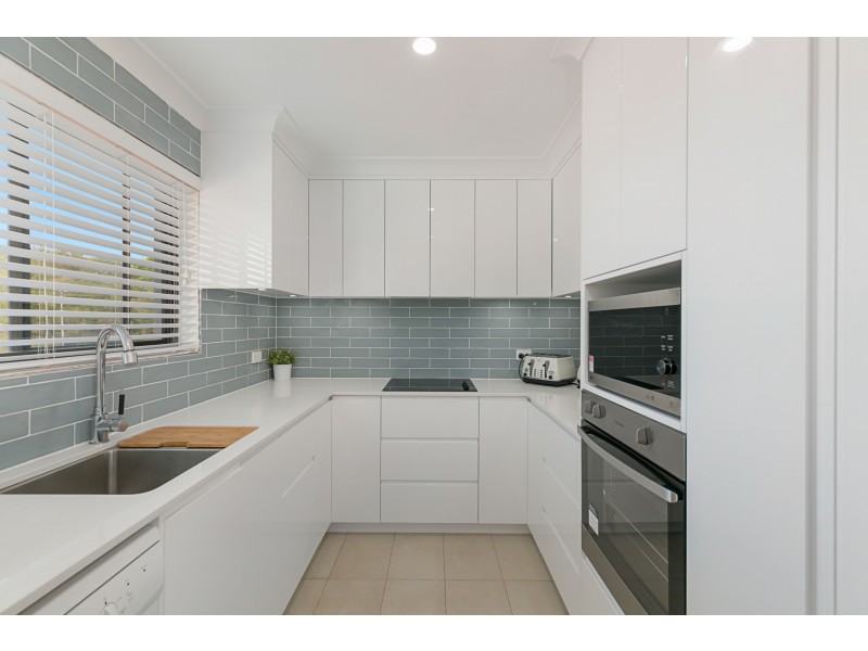 16 Gladstone St, Redland Bay QLD 4165