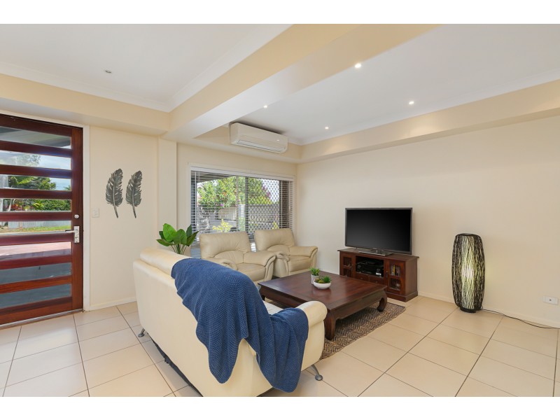 16 Gladstone St, Redland Bay QLD 4165